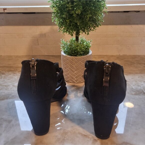 Jessica Kline  lace up heels  NWOT - Picture 3 of 4